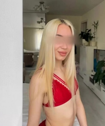 Александра, 22 года, 1 размер груди